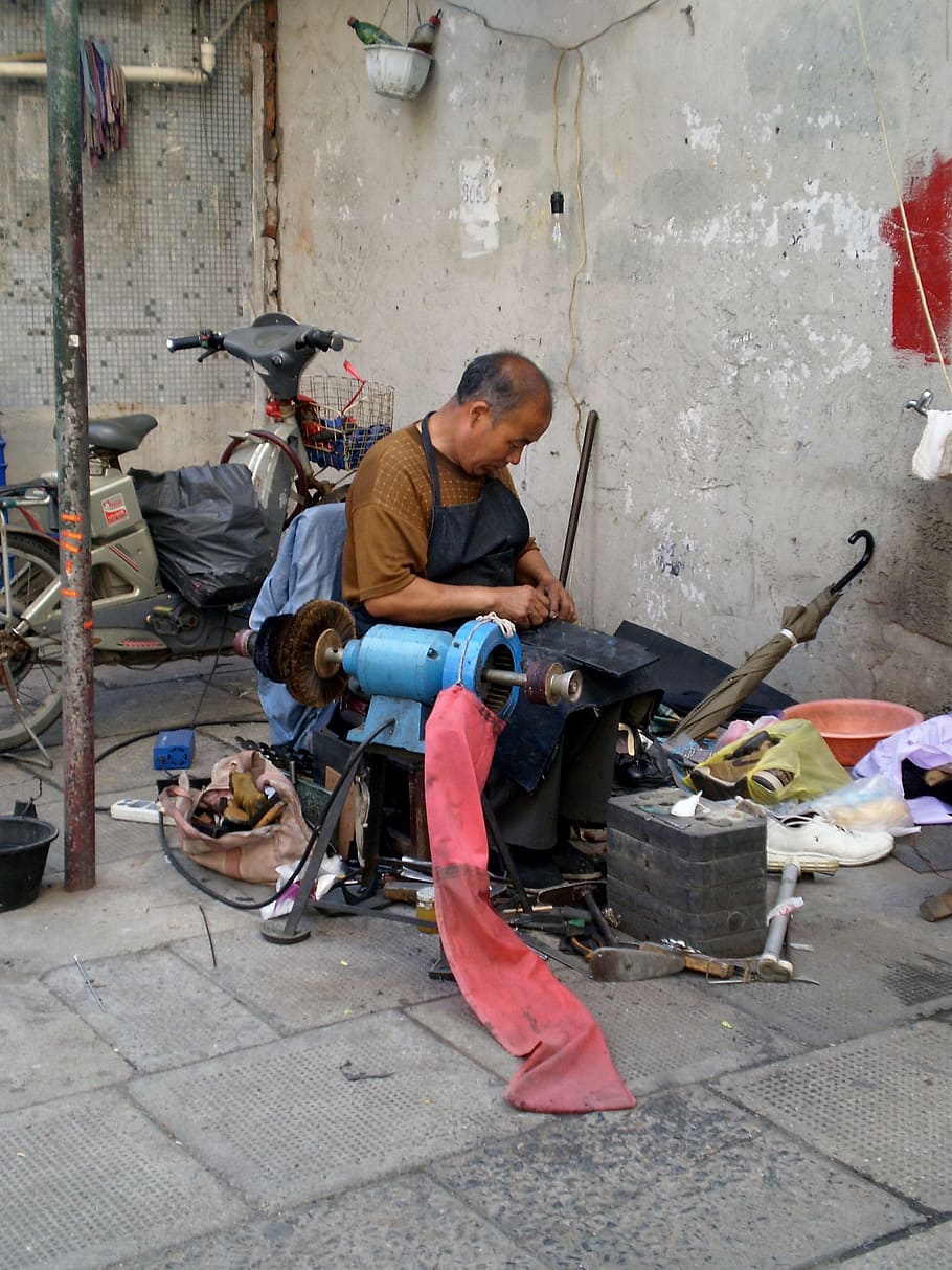 Shanghai, Workshop, Man, one man only, repairing, work tool HD wallpaper