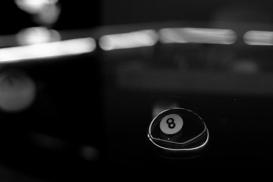 shallow focus photography of 8 ball, grayscale photo of 8 billiard ball HD wallpaper