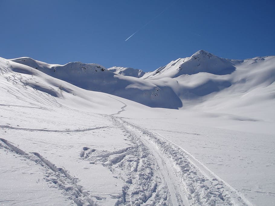 Backcountry Skiiing, winter mountaineering, winter sports, ski track, HD wallpaper