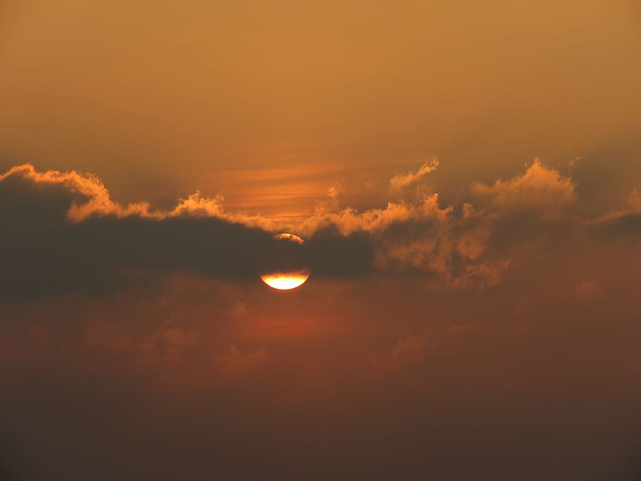 sun covered by clouds at sunset, sunset over horizon, Sundowner HD wallpaper