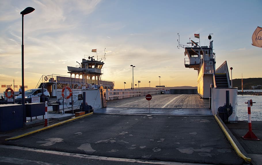 white and gray pier near sea, ferry, ship, all aboard, twilight, HD wallpaper