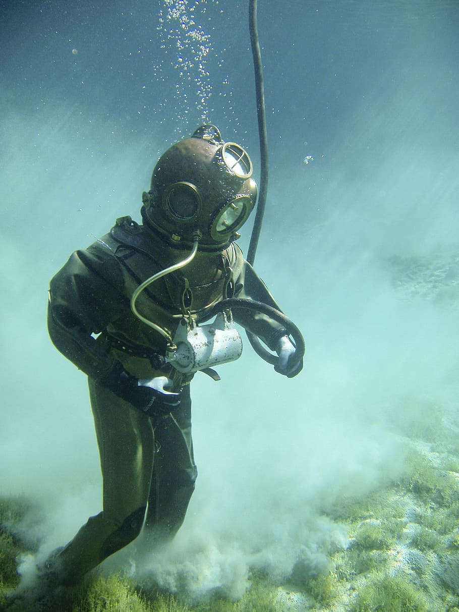 person scuba diving, underwater, divers, helmet diver, historically