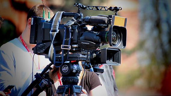 person using black camera, cinematographer, operator, tv, live HD wallpaper