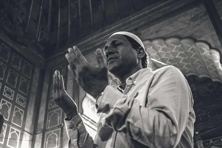 grayscale photography of man raising his hands, praying, allah HD wallpaper