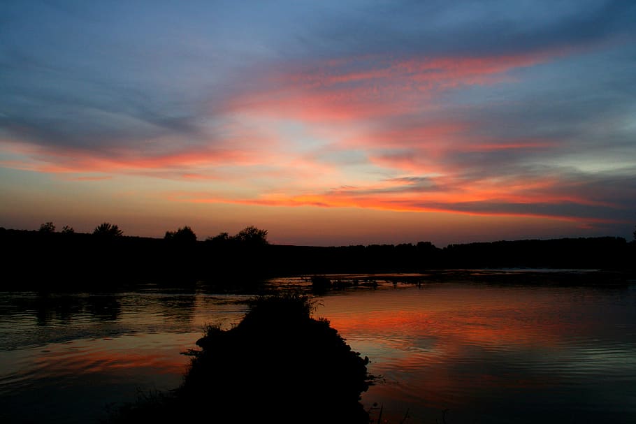 water, sunset, in the evening, reflection, cloud, sky, beauty in nature HD wallpaper