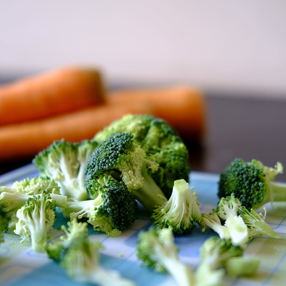 broccoli vegetable, macro shot of broccoli, carrot, floret, cooking HD wallpaper