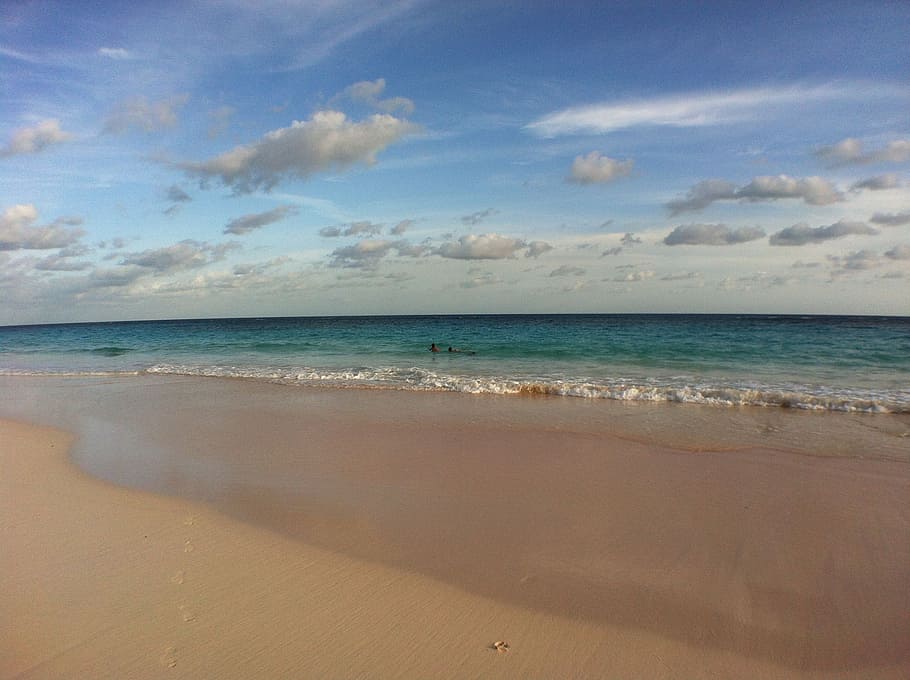 seashore under white cloudy sky, bermuda, ocean, beach, seascape HD wallpaper