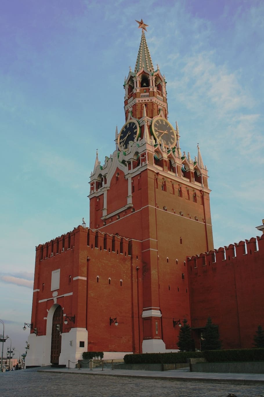 tower, kremlin, wall, red, brick, tall, clock, white trimmings HD wallpaper