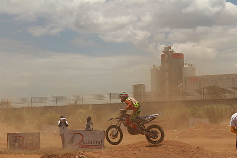 motorcycle-motocross-extreme-sport-thumbnail.jpg