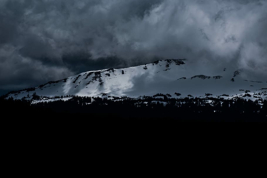 landscape photo of mountain during winter, mountain covered with snow under white sky HD wallpaper