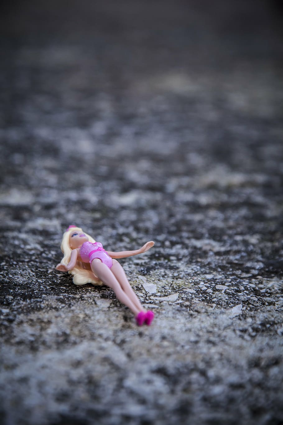 doll, cement, game, pink, girl, selective focus, pink color HD wallpaper