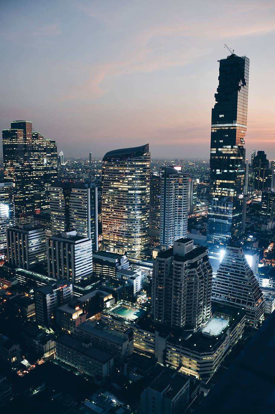 bird's eye view of high-rise buildings, aerial photography of cityscape HD wallpaper