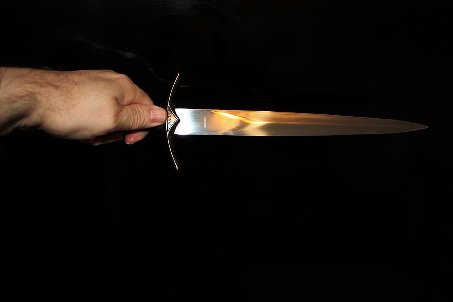 knife, dagger, weapon, knights, fight, dark, human Hand, holding HD wallpaper