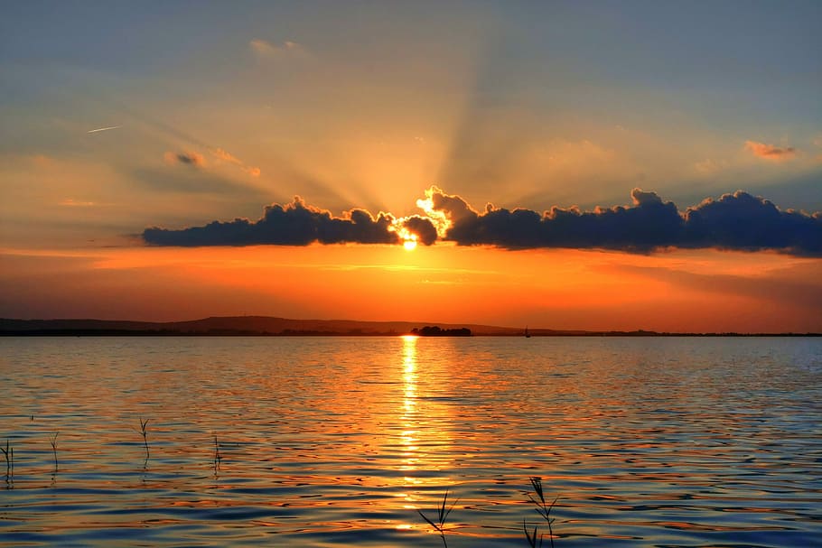 silhouette of clouds over the sea during golden gate, sunset HD wallpaper