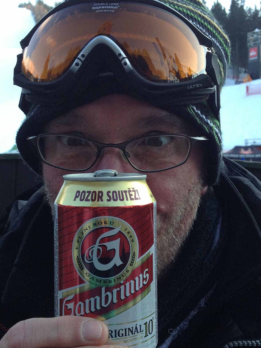 beer, human, goggles, drink, men, headshot, one person, glasses HD wallpaper