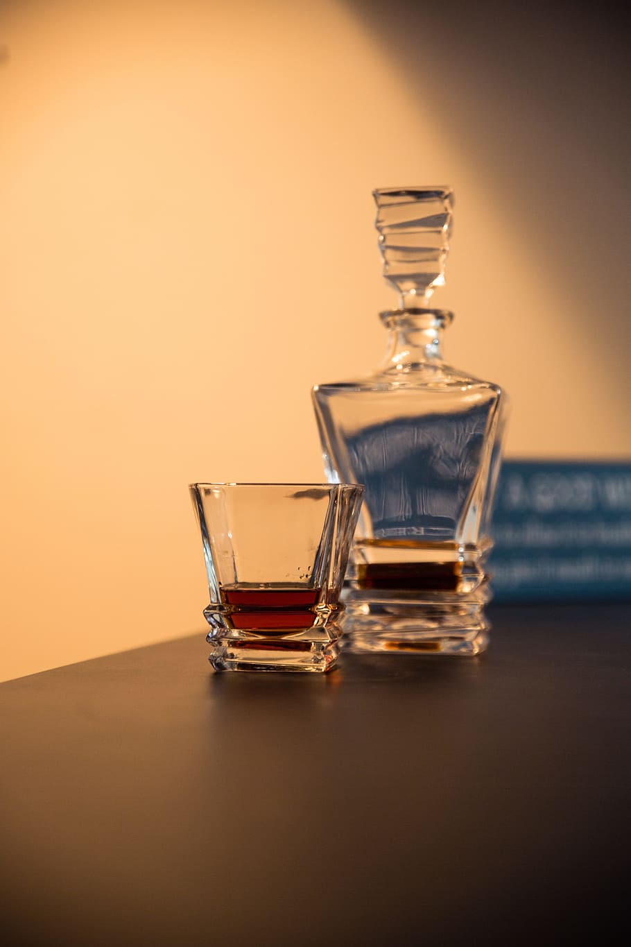 bar, chill, wine, drink, alcohol, beverage, bottle, pub, glass - material HD wallpaper