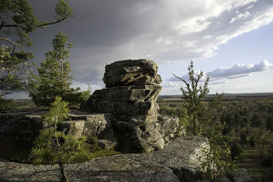 Rock with pine trees at Quincy Bluff, Wisconsin, clouds, featured HD wallpaper
