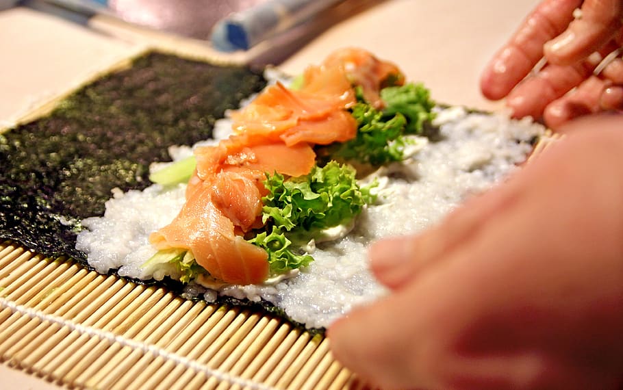 sushi, kitchen, algae, rice, salmon, bamboo mat, japan, food HD wallpaper