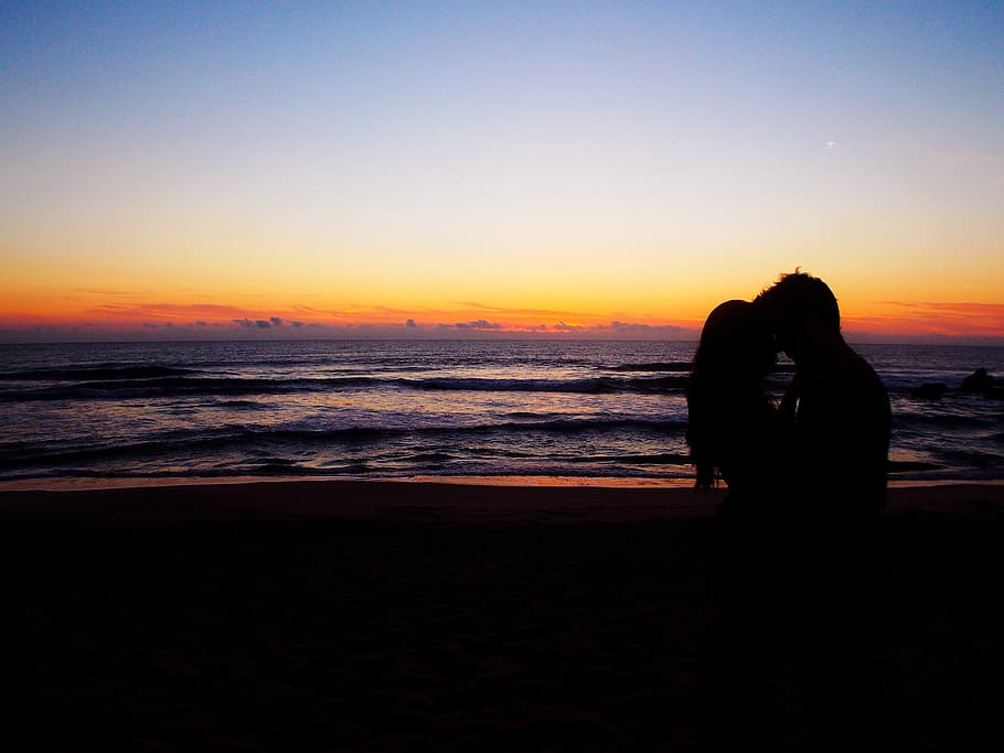 couple standing on seashore during sunset, love, together, silhouette HD wallpaper