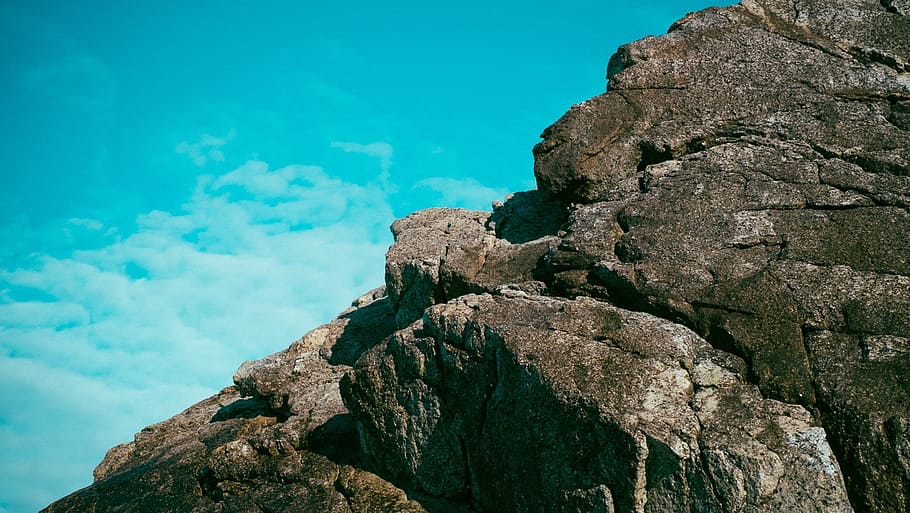 rocks, climbing, peak, mountains, stone, sky, up, hill, adventure HD wallpaper