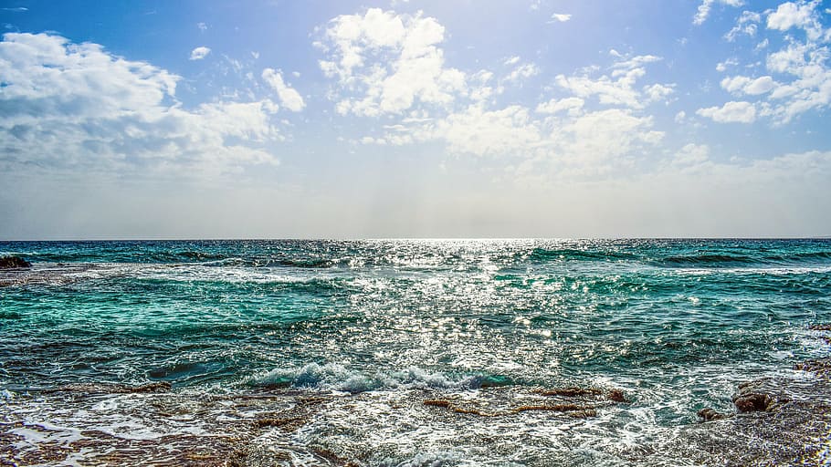 ocean waves during daytime, sea, sky, clouds, horizon, sunlight HD wallpaper