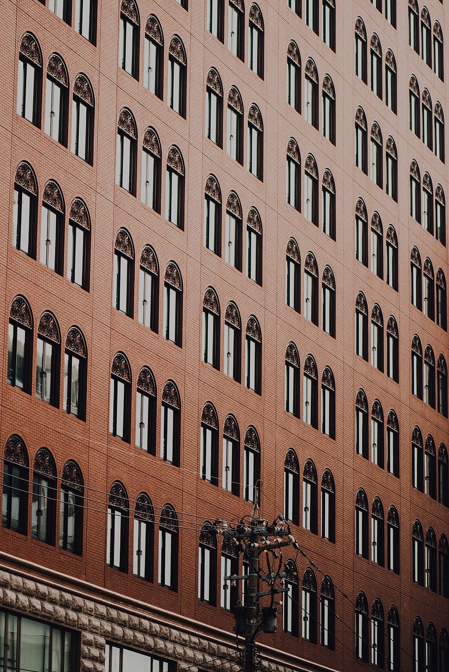 brown painted building, architecture, infrastructure, facade HD wallpaper