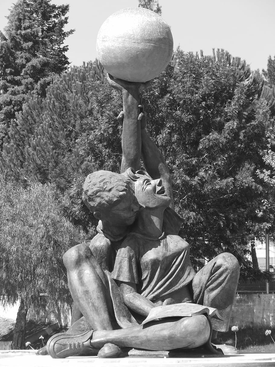 statue, roundabout, students, boyfriends, new towers, black And White HD wallpaper