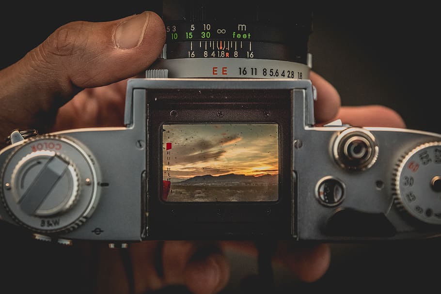camera, lens, shutter, button, photography, view, human hand HD wallpaper