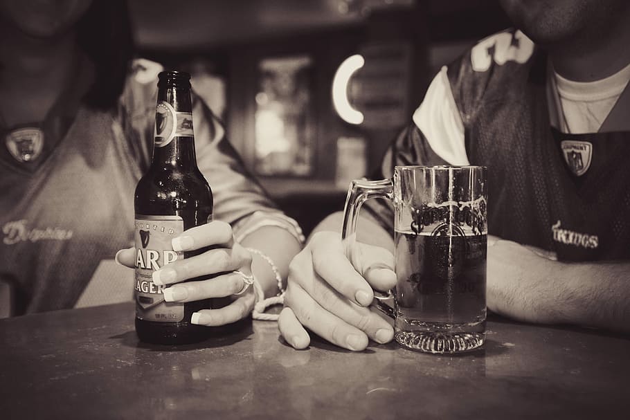two person drinking beer, alcohol, drinks, brews, sports, fun HD wallpaper