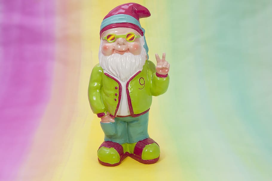 closeup photo of dwarf figurine, peace, spring, garden, mood HD wallpaper