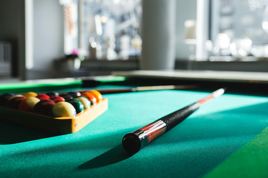 Billiard balls on green table with billiard cue, nobody, time, HD wallpaper