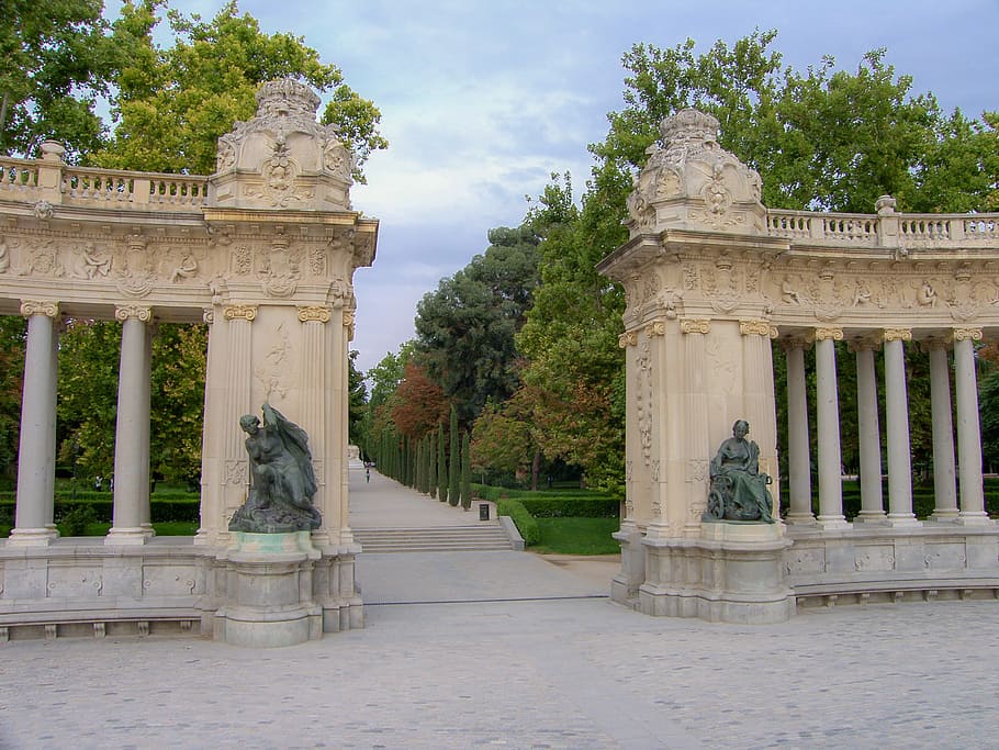 photo of gray concrete pathway, monument, madrid, architecture HD wallpaper