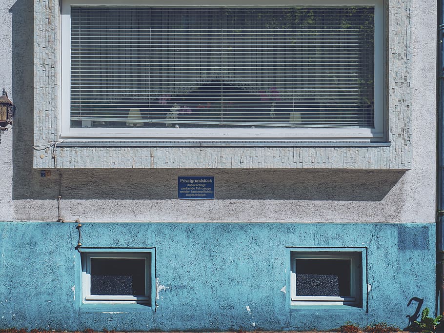 rectangular glass windowpane during daytime, blue and gray concrete wall HD wallpaper
