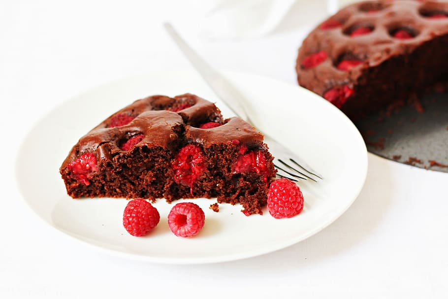 Raspberry Chocolate Cake, dessert, raspberries, sweet, white background