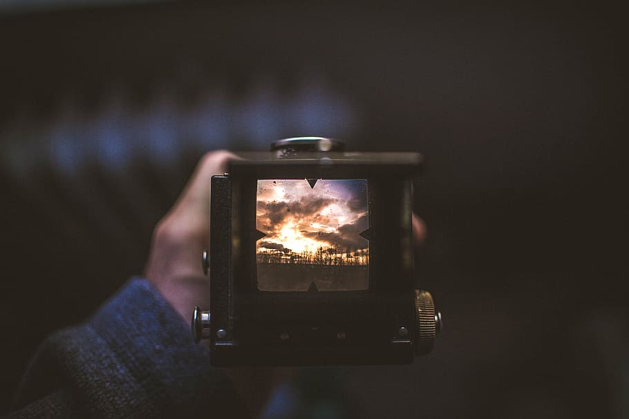Camera, Hand, Macro, Old, Vintage, photography themes, photographing HD wallpaper