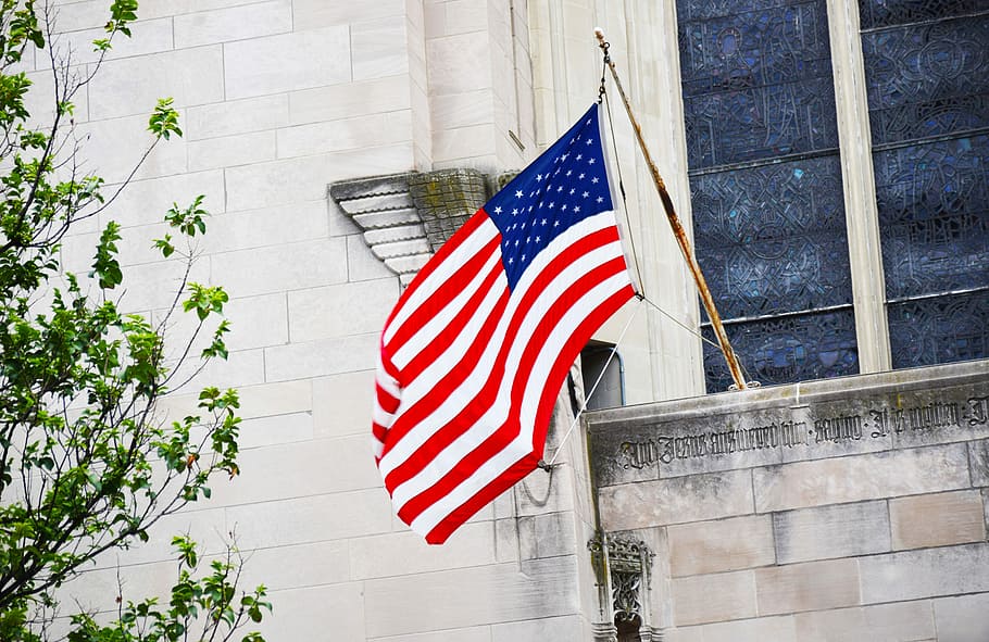flag of USA mounted on building, U.S.A. flag on pole mounted on gray building wall HD wallpaper