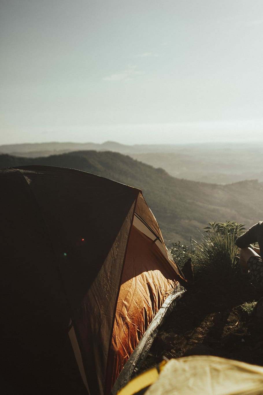 brown tent on moutains, tent on a mountain top, camping, mist HD wallpaper
