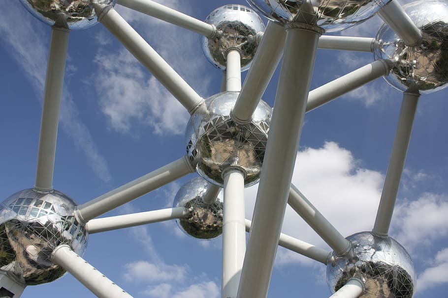 silver-and-white metal structure during daytime, brussels, monument HD wallpaper