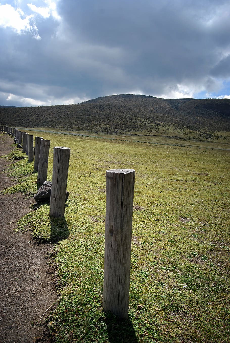 barrier, palo, landscape, depth, perspective, nature, mountain HD wallpaper