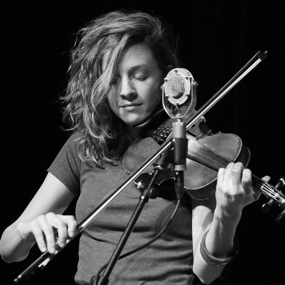 grayscale photography of woman playing violin, singer, music HD wallpaper