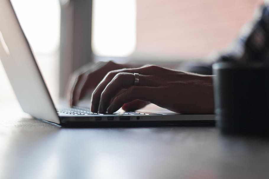 person typing on black laptop computer, working, apple, macbook HD wallpaper