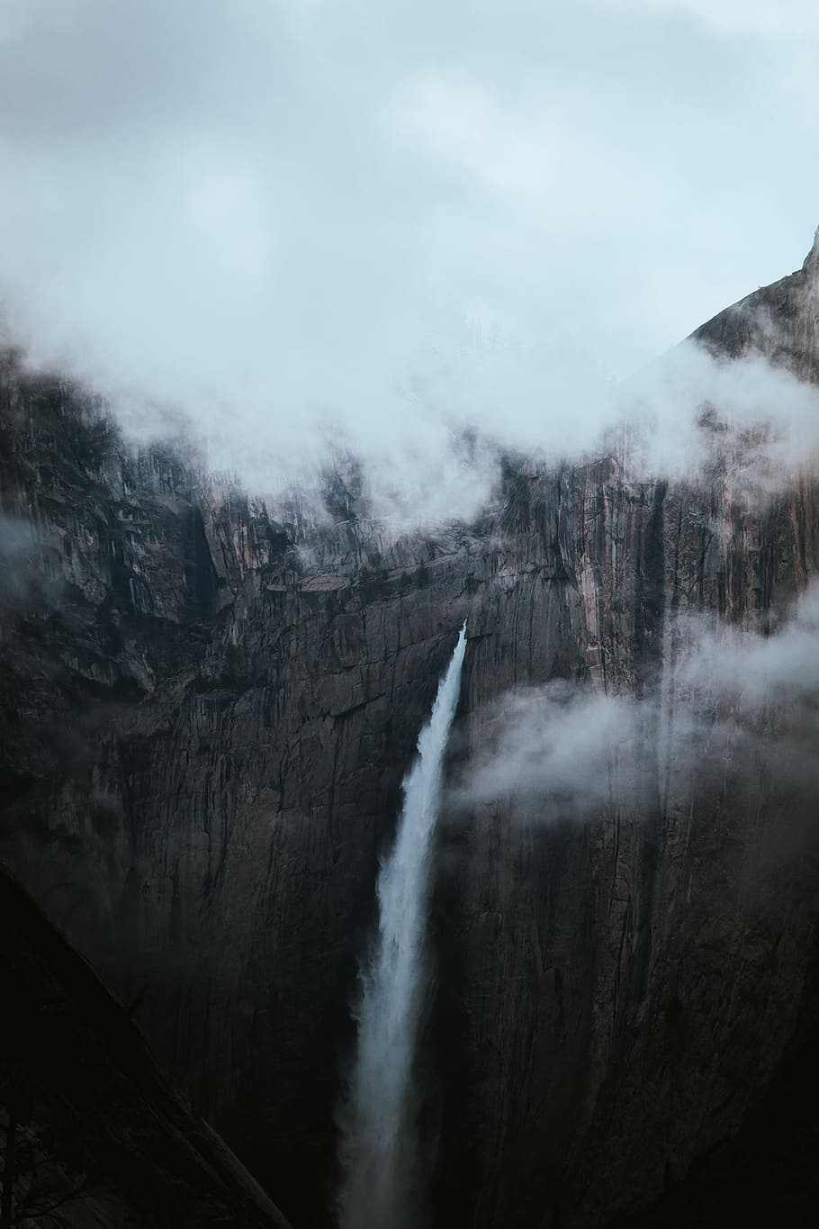waterfall under white clouds at daytime, photo of Angel Falls HD wallpaper