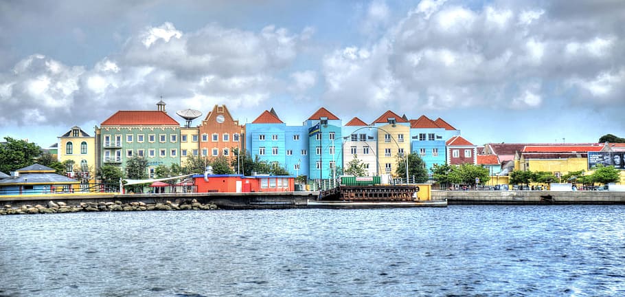 blue, beige, and green buildings near body of water, willemstad, HD wallpaper