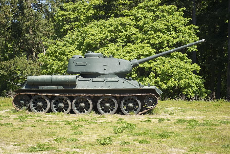green military tank near green leafed trees at daytime, Armor HD wallpaper