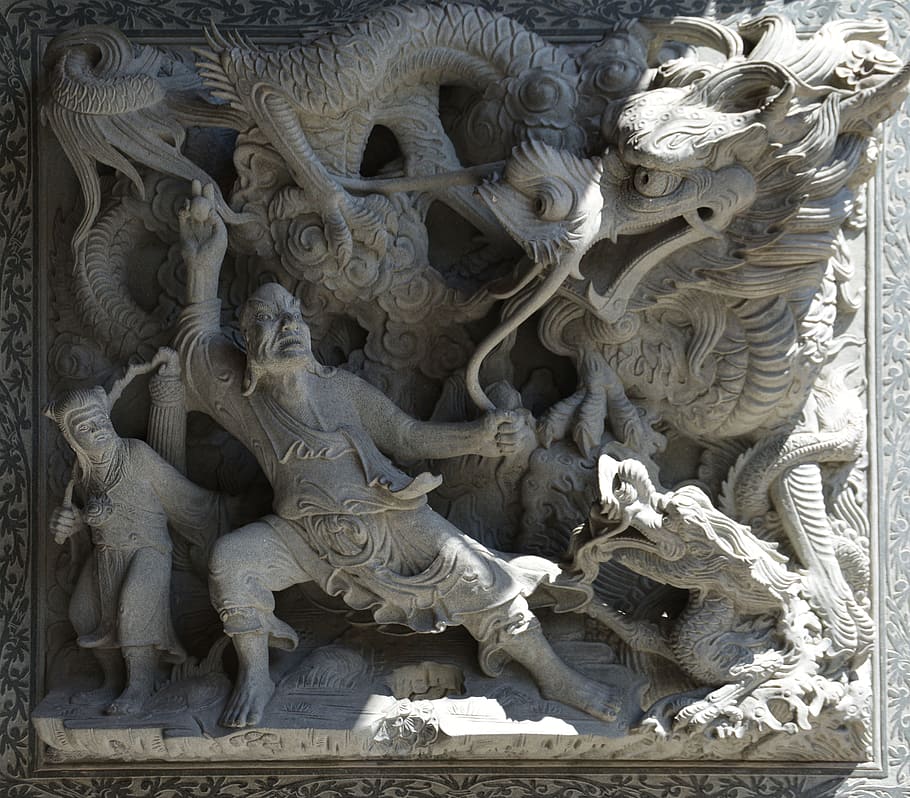 gray Oriental concrete statue, sculpture, dragon, fight scene