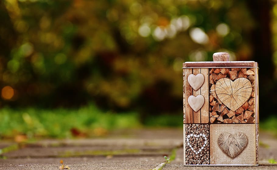 close-up photo of brown wooden box with heart painted, love HD wallpaper