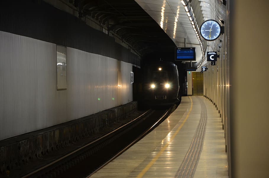 train, train station, sm, platform, rail transportation, illuminated HD wallpaper