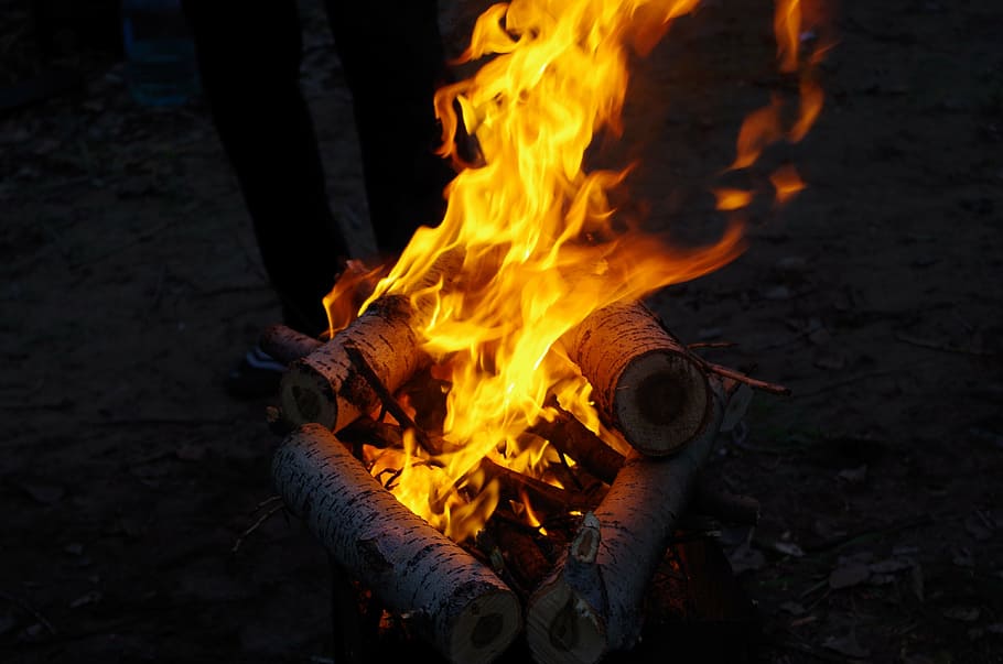 fire, night, flame, coals, campfire, koster, fire - Natural Phenomenon HD wallpaper