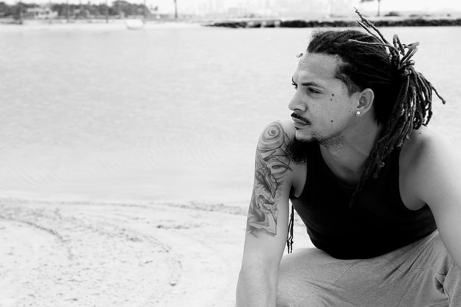 man wearing tank top in grayscale photography, person, face HD wallpaper