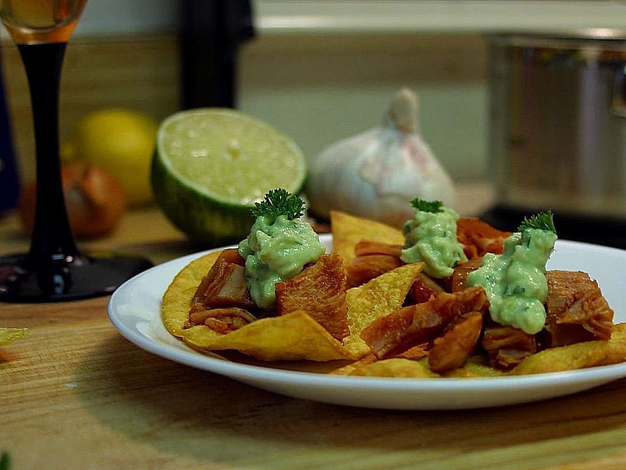 kitchens, garlic, chips, paltes, limes, nachos, drink, food HD wallpaper